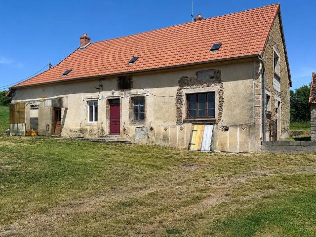 En exclusivité, ancien corps de ferme à rénover 65m² Diancey