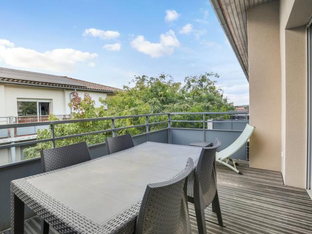 En exclusivité ! DERNIER ÉTAGE ! Appartement T2 de 43 m2 au 2ème et dernier étage à Castanet