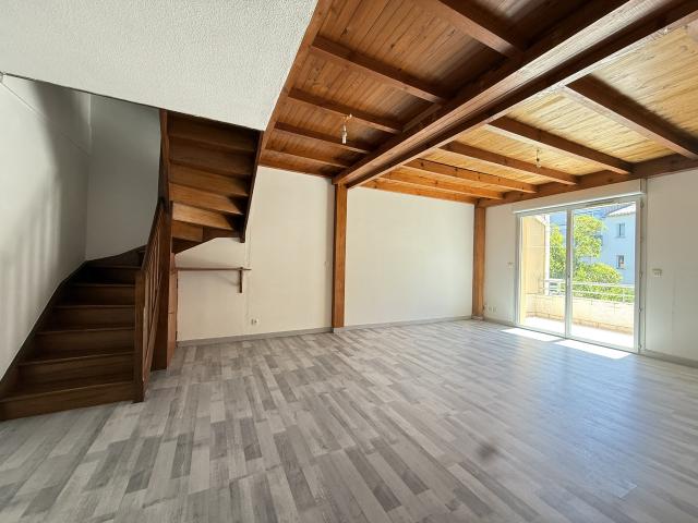 En exclusivité ! Apt T4 de 89 m2 en duplex avec terrasse et garage au centre de Castanet !
