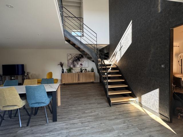 EN EXCLUSIVITÉ, BELLE MAISON À VEAUCHE 207 M2, EN TRÈS BON ÉTAT