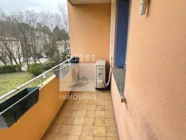 EN EXCLUSIVITE BOLLENE APPARTEMENT T3 TRAVERSANT BALCON