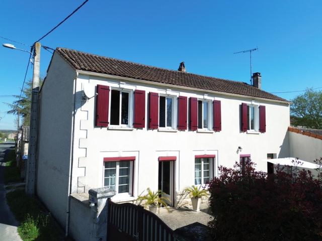 EN EXCLUSIVITÉ ! Maison de 145m² avec dépendances et terrain de 1900m² LUXÉ 16
