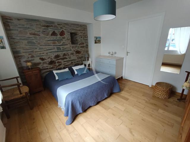 EN EXCLUSIVITÉ Maison en pierre