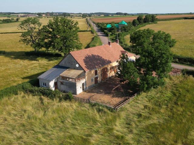 En Exclusivite, maisonn avec 4 chambres 113m² Liernais