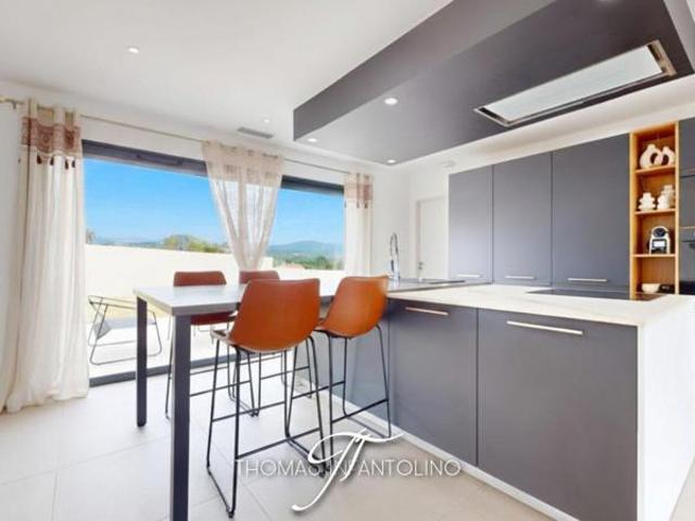 EN EXCLUSIVITE PLAIN PIED 3 CHAMBRES DONT UNE SUITE PARENTALE CLIMATISATION GAINABLE GARAGE VUE DEGAGÉE