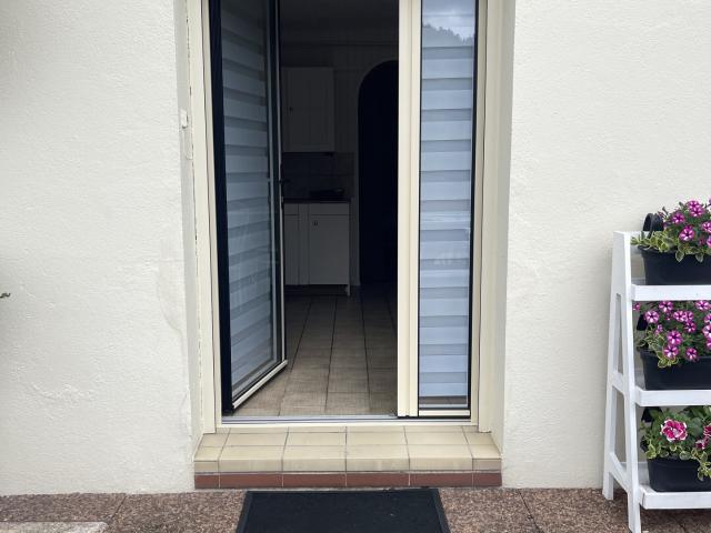 EN EXCLUSIVITE: REMIREMONT Appartement F1 meublé avec petite terrasse