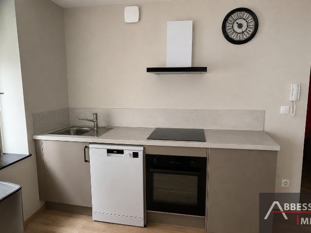 EN EXCLUSIVITE REMIREMONT: Appartement F2 neuf avec terrasse et parking