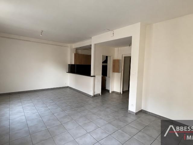 EN EXCLUSIVITE REMIREMONT: Rue du Rang Sénéchal Appartement F2 situé au rez de chaussée