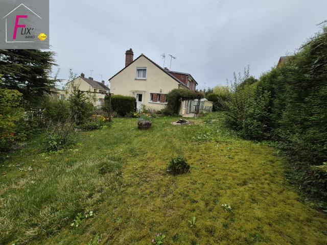 Dreuil lès Amiens Maison avec sous sol complet et jardin