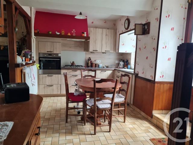 En Exclusivite sur la commune de Champsecret à moins de 10. 100m² Champsecret