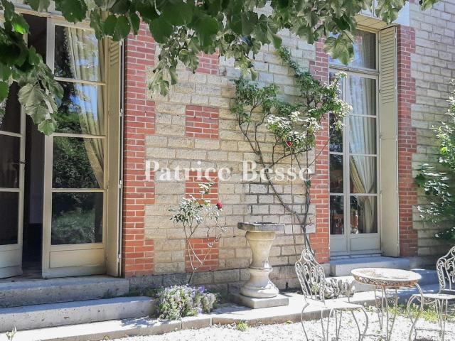 En Haute Bourgogne, dans la ville de Châtillon sur Seine, un. 470m² Châtillon sur Seine