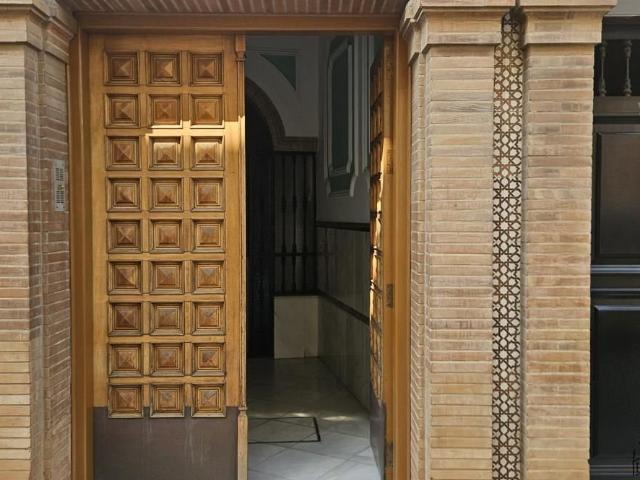 En Hispalica Propiedades te presentamos esta amplia vivienda. 482m² Dos Hermanas