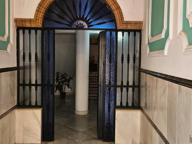 En Hispalica Propiedades te presentamos esta amplia vivienda. 482m² Dos Hermanas