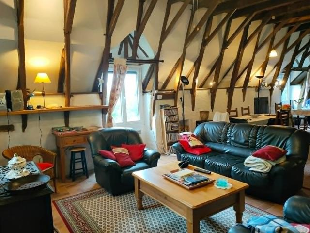 En impasse, Maison en pierre 4 pièces 110 m2 110m² Gagnac sur Cère