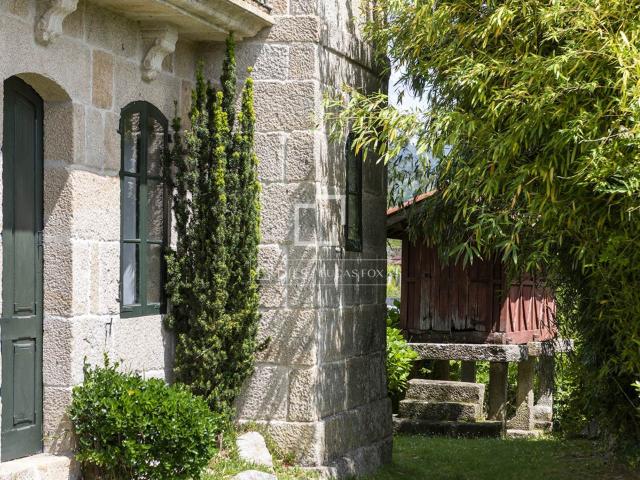 En la zona de Mondariz, un pequeño pueblo del interior, a un. 717m² Mondariz