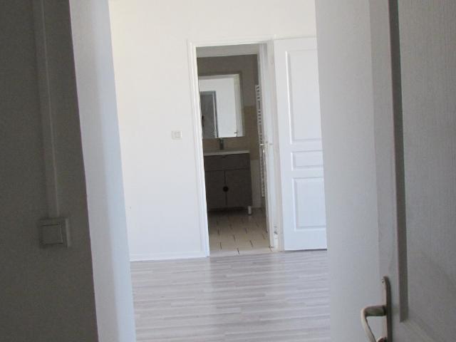 En location 430 € par mois à Château Renault 37: appartement