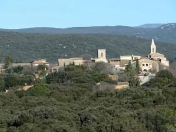 En location à Argelliers: maison de village avec 3 pièces