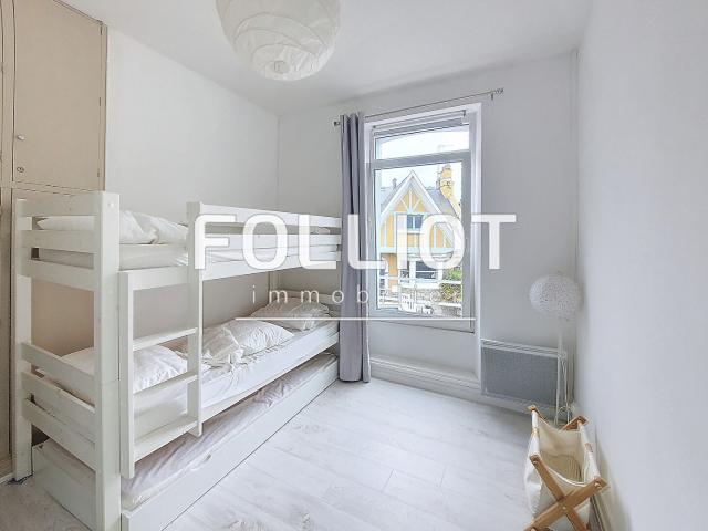 EN LOCATION MEUBLE A L'ANNEE: Appartement 3 pièces 61 m2 Agon Coutainville
