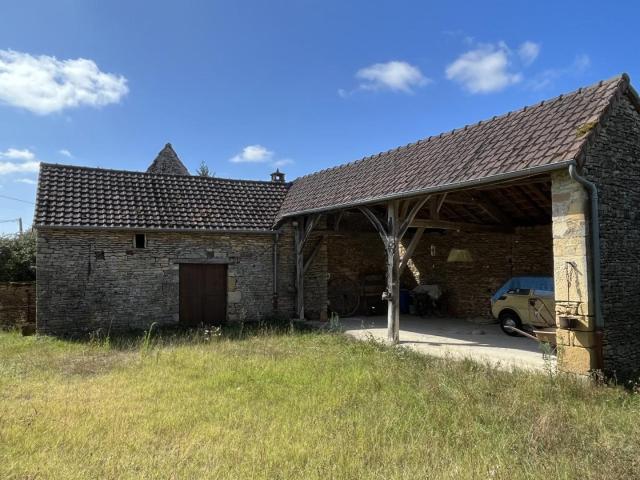 En Périgord Noir, maison de caractère avec dépendances répar. 122m² Montignac Lascaux