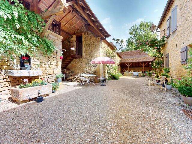 En Périgord Noir, dans un village classé, propriété de carac. 229m² Montignac Lascaux