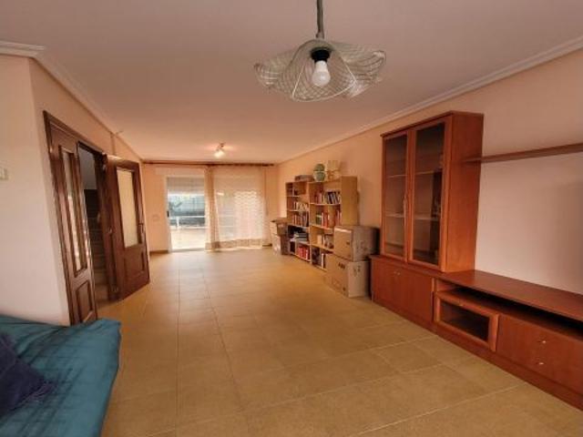 EN PEÑASOLANA, CHALET ADOSADO ¡EN VENTA!