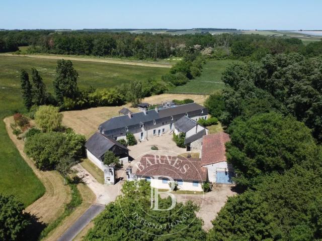 En Poitou Manoir et son domaine de 40 hectares 534m² Richelieu