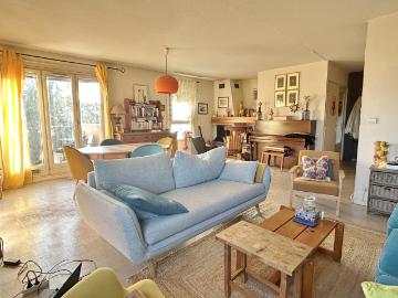 En plein coeur de CRAPONNE appartement de 103,60 m2 avec 3 chambres + cave et parking