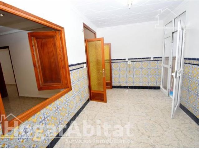 ¡EN PLENO CENTRO! GRAN CASA SEMIREFORMADA CON DOS TERRAZAS