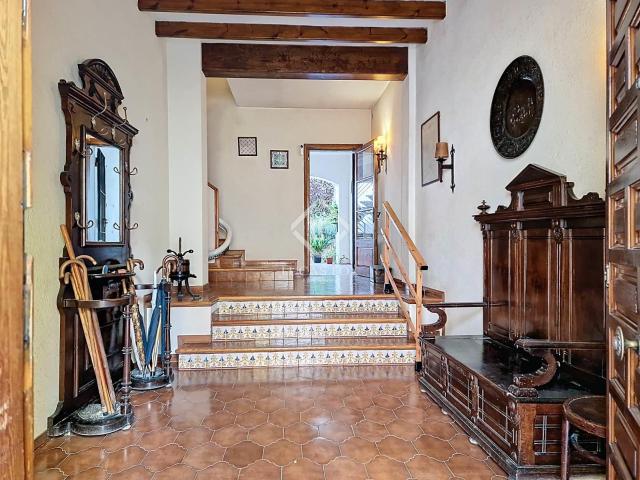 Lucas Fox presenta esta casa señorial con un diseño clásico. 456m² Vilanova I la Geltru