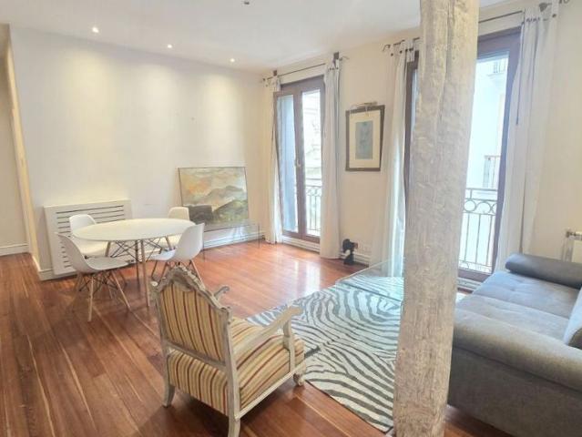 En pleno corazón de la Parte Vieja, se alquila vivienda en perfecto estado. Ascensor cota 0
