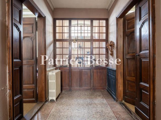 En Provence, dans l'Arles romaine, une demeure patricienne d. 290m² Marseille
