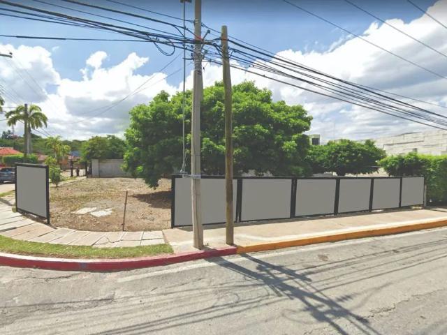 En renta terreno comercial sobre Boulevard Ciro Farrera