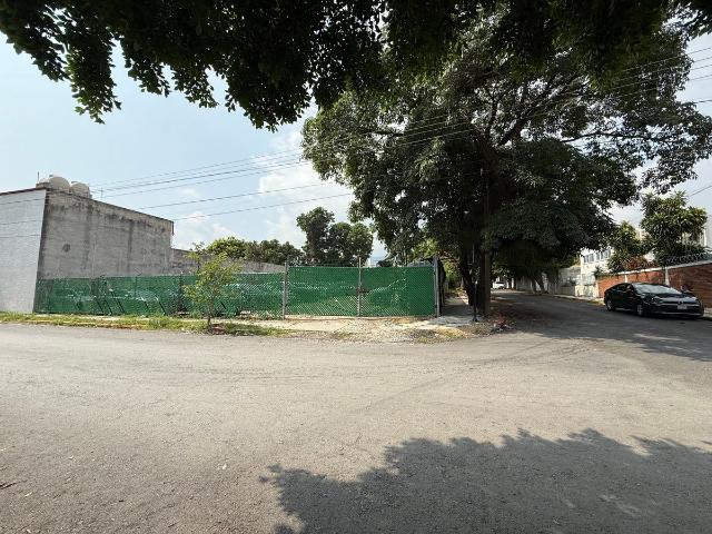 EN RENTA Terreno en esquina de 866 m2 en El Retiro Tuxtla Gutierrez