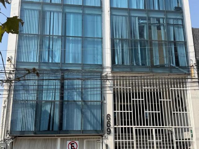 EN RENTA Y VENTA EDIFICIO CORPORATIVO