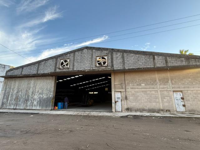 EN RENTA BODEGA COMERCIAL