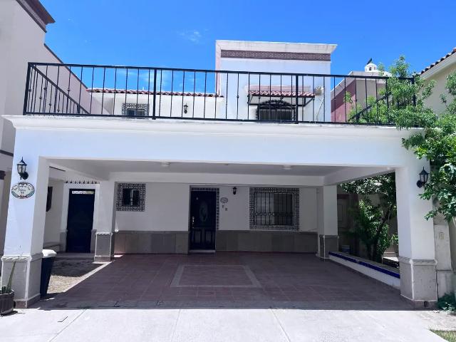 En renta casa amueblada atrás del CAT en Viñedos
