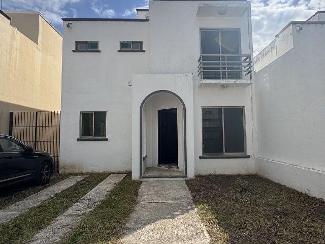 EN RENTA CASA AMUEBLADA EN FRACCIONAMIENTO ALMENDROS, CAMPECHE