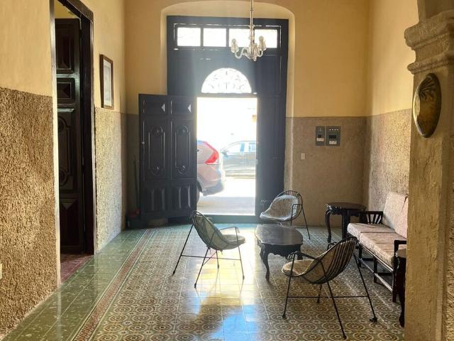 EN RENTA – CASA COLONIAL EN EL BARRIO SAN ROMAN
