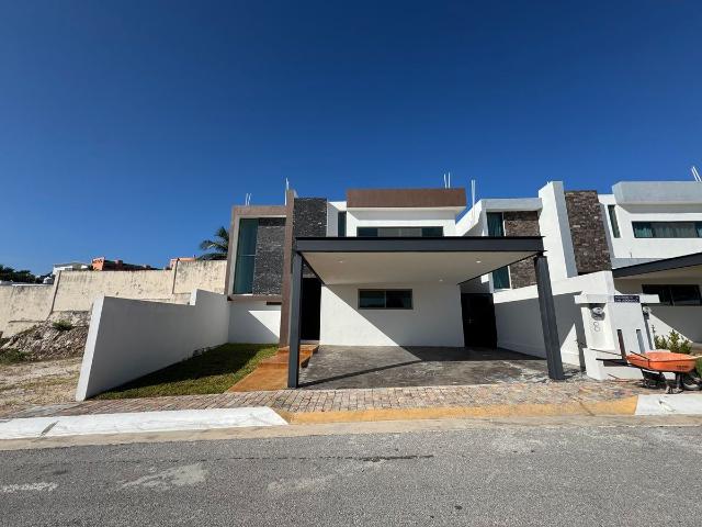 EN RENTA CASA EN FRACCIONAMIENTO PRIVADO, CAMPECHE