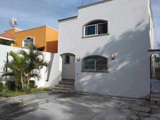 EN RENTA CASA EN RENTA CERCA DEL MALECON