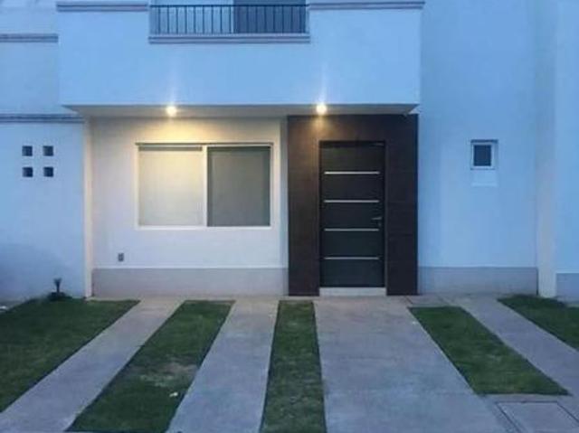 EN RENTA CASA TOTALMENTE AMUEBLADA EN FRACC. PUERTA DE PIEDRA, A 10MIN