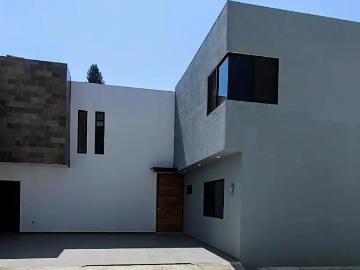EN RENTA CASA UBICADA EN LOMAS DE CUERNAVACA