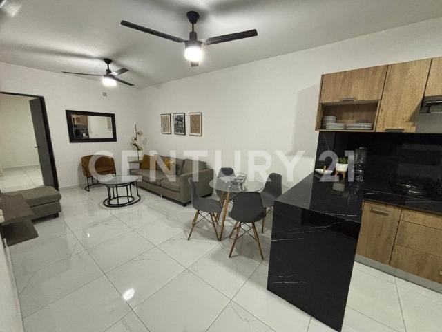 En RENTA Excelente Departamento Amueblado en Coto Privado, planta baja