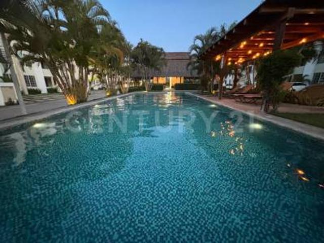 En RENTA Excelente Departamento Amueblado en Coto Privado, planta baja