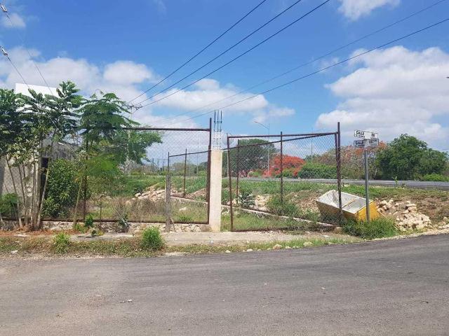 EN RENTA EXCELENTE TERRENO EN ESQUINA SOBRE PERIFERICO Dzununcan