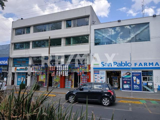 En Renta Oficina en Isidro Fabela Esquina con Paseo Tollocan, Toluca Estado de México