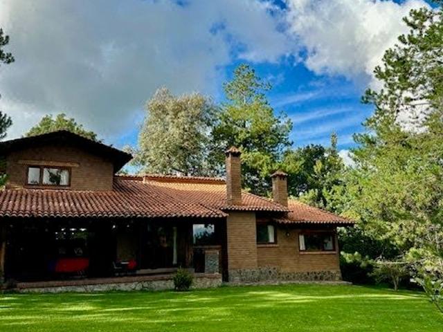 en renta por año acogedora casa en tapalpa country club frente al campo de golf