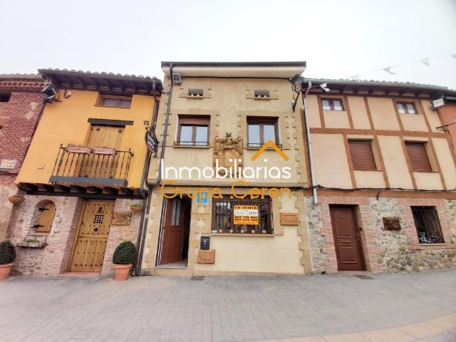 EN REDECILLA DEL CAMINO VENTA DE DOS AMPLIAS CASAS UNIDAS POR UN AMPLIO PATIO