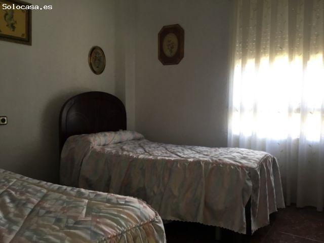 EN SANTO ANGEL CHALET CON 1650 METROS PARCELA