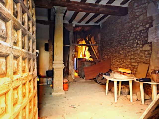 EN SANTO DOMINGO DE LA CALZADA, CASONA PARA REFORMAR IDEAL PARA NEGOCIO DE HOSTELERIA EN PLENO CAMINO DE SANTIAGO